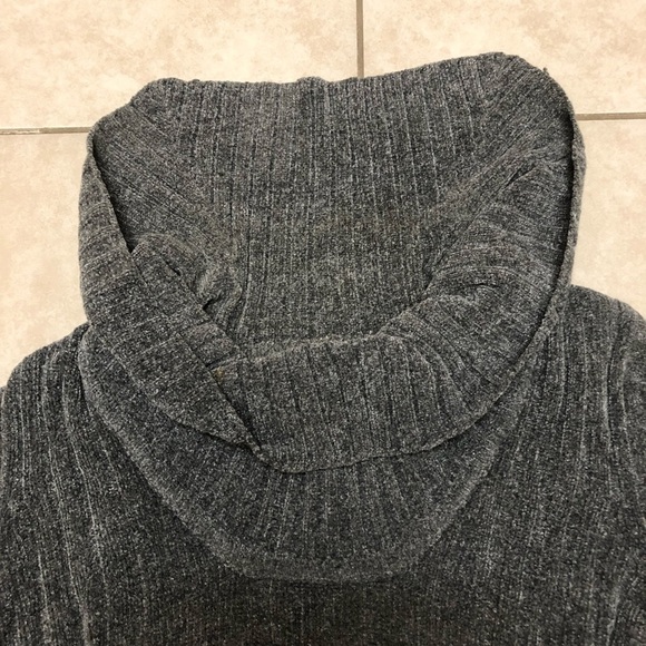 Gray Wide Neck Cowell Sweater, Long Sleeves, Size Medium - Picture 3 of 7